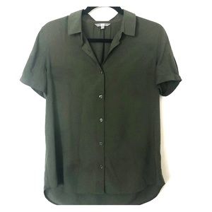 Uniqlo shirt sleeve button down - size medium